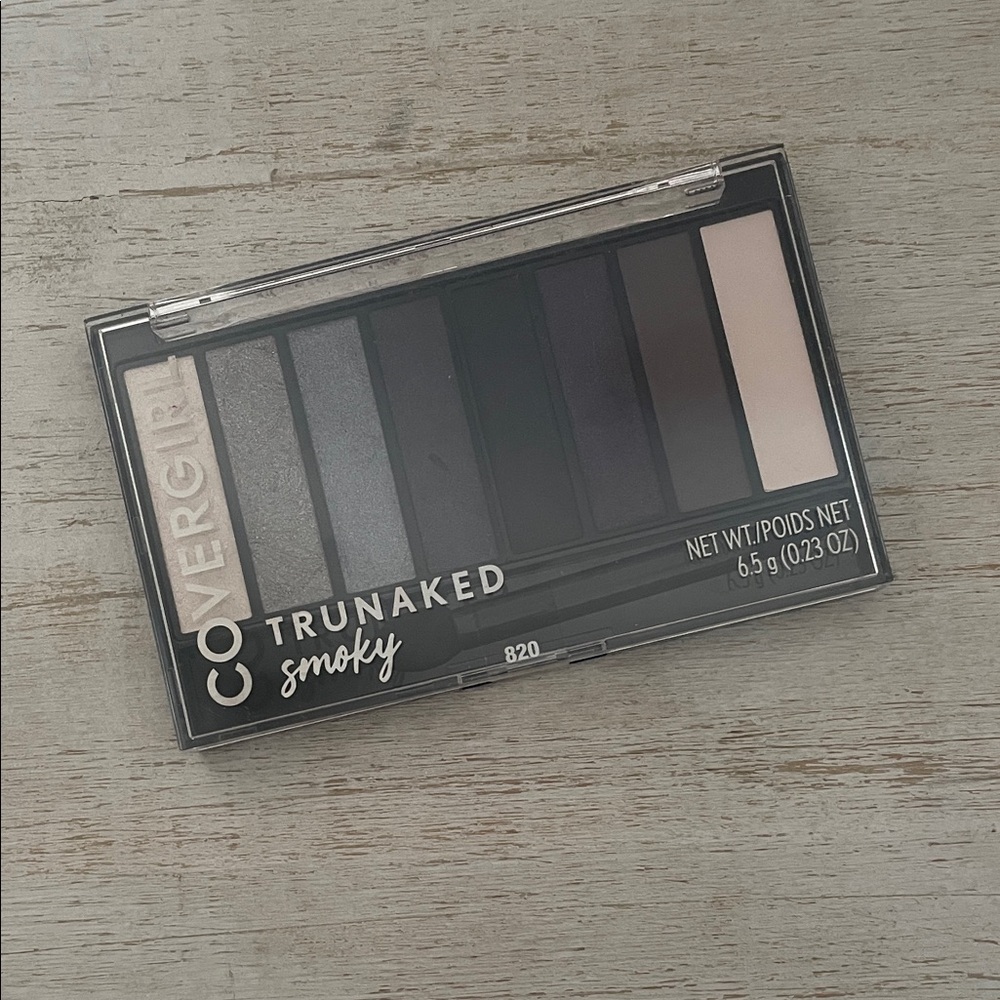 COVERGIRL TruNaked Smoky Eyeshadow Palette - Bold Shades - Picture 3 of 4